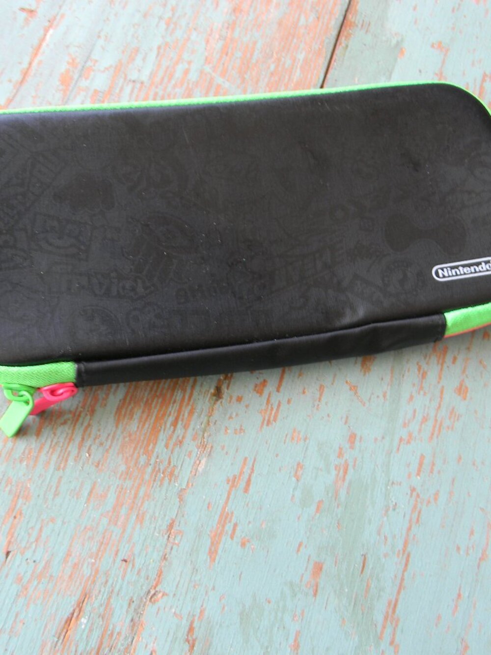 NINTENDO SWITCH BLACK SPLATOON 2 NEON PINK/GREEN ACCENTS ZIP SOFT CASE